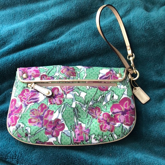 Springy floral coach large wristlet - Picture 2 of 6